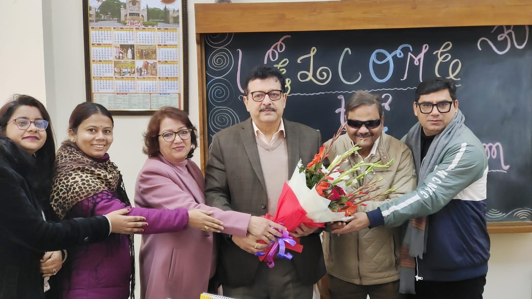  प्रो. ब्रजेश साहनी ने संभाला अंग्रेजी विभाग के अध्यक्ष का कार्यभार