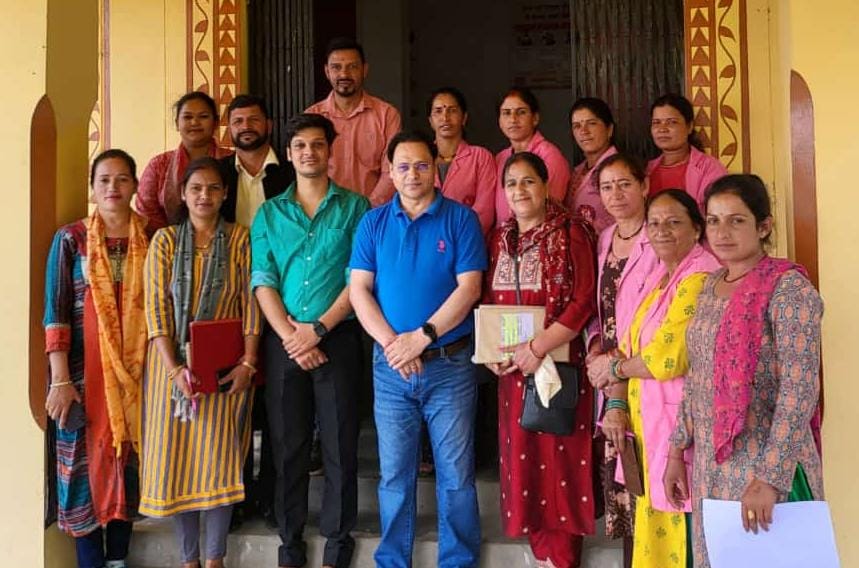 अपर मुख्य चिकित्सा अधिकारी ने किया निरीक्षण 