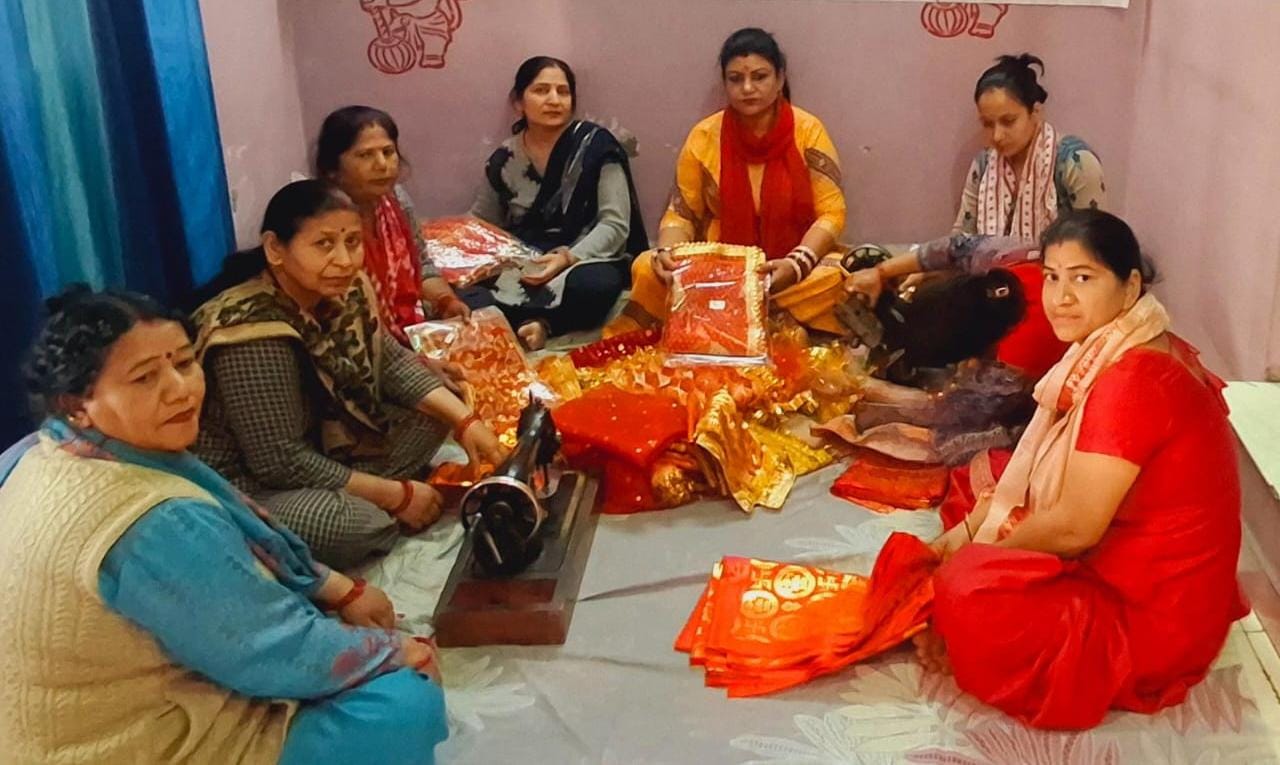 महिलाओं को किया जा रहा आत्मनिर्भर