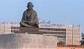 गुजरात से राज्यसभा चुनाव में कांग्रेस को झटका